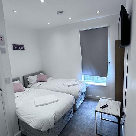 Comfy Diamond Ensuite Room Maidstone With Free Parking And Speedy Wifi Exterior photo